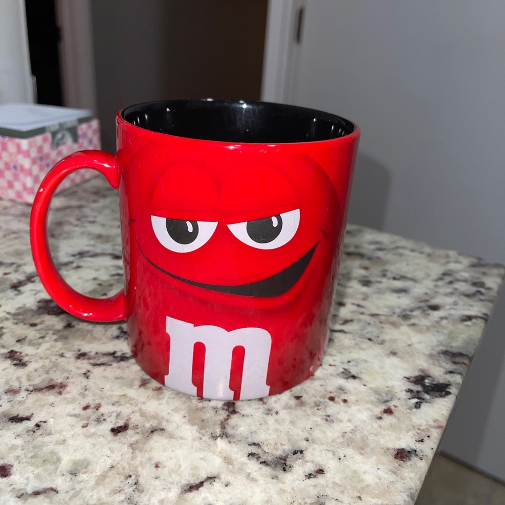 M&M 20oz red mug